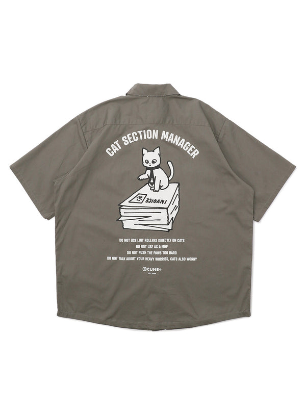 ワークシャツ 書類と猫