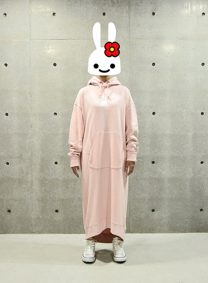 女性のロングパーカーワンピース
