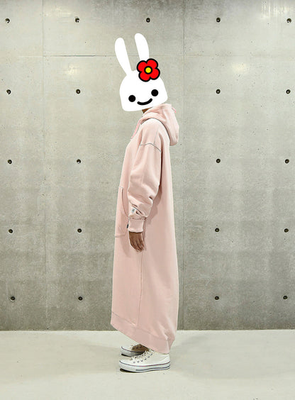 女性のロングパーカーワンピース