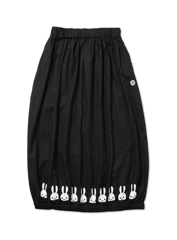 女性のウエストゴムのギャザースカート