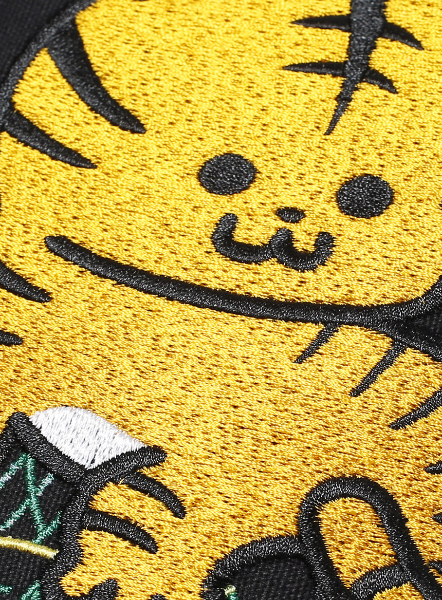 刺繍のリュック 振り返るとらちゃん – CUNE