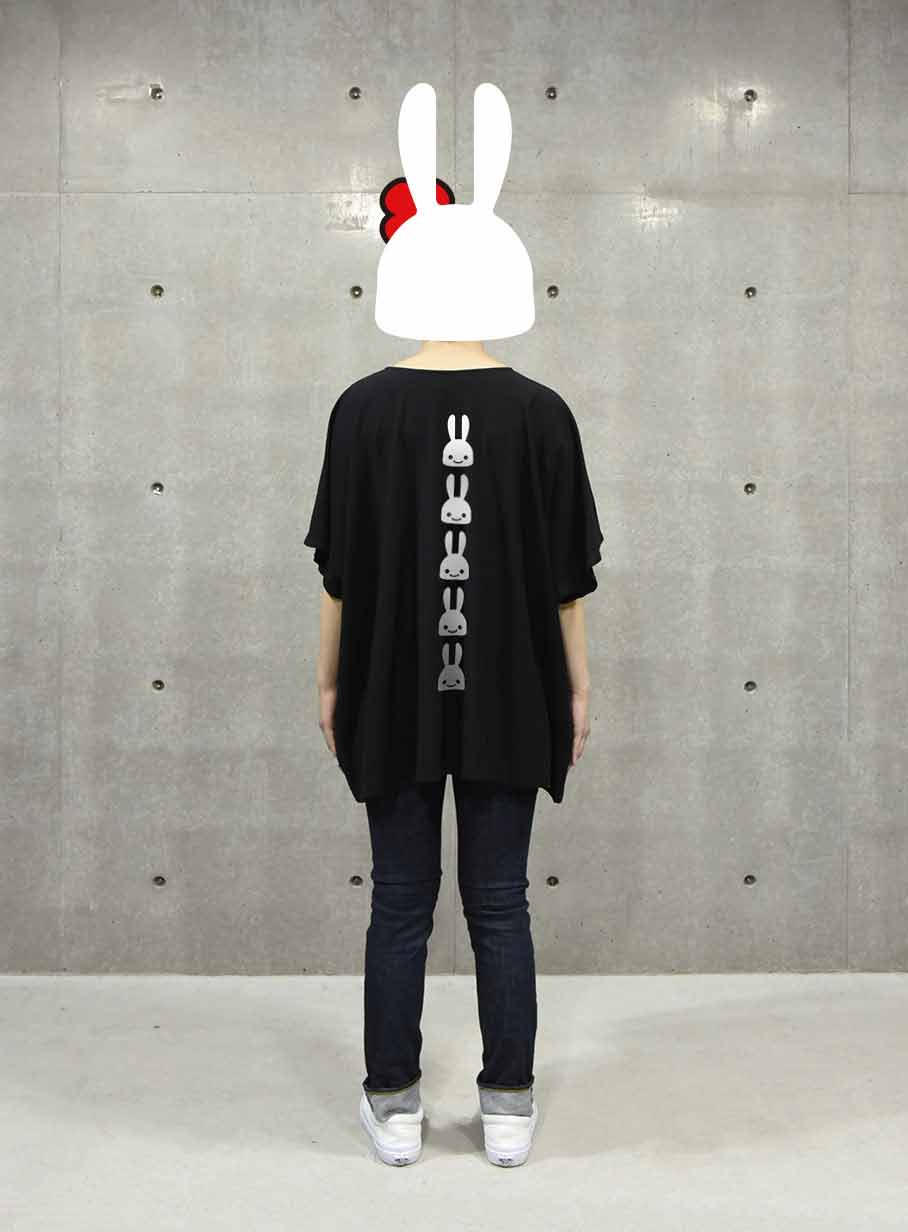 四角いTシャツ ウサギ10匹