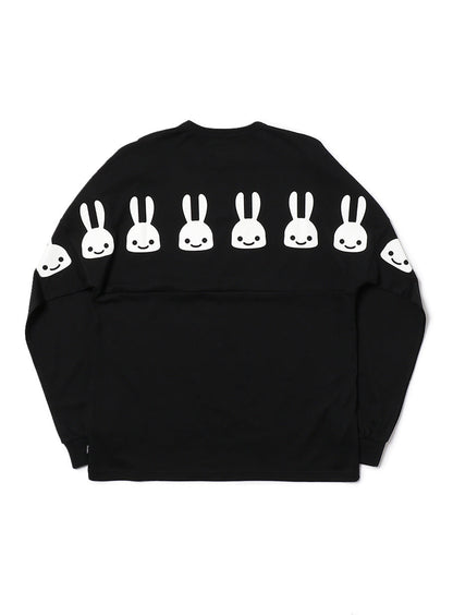 背中にウサギがたくさんカットソー