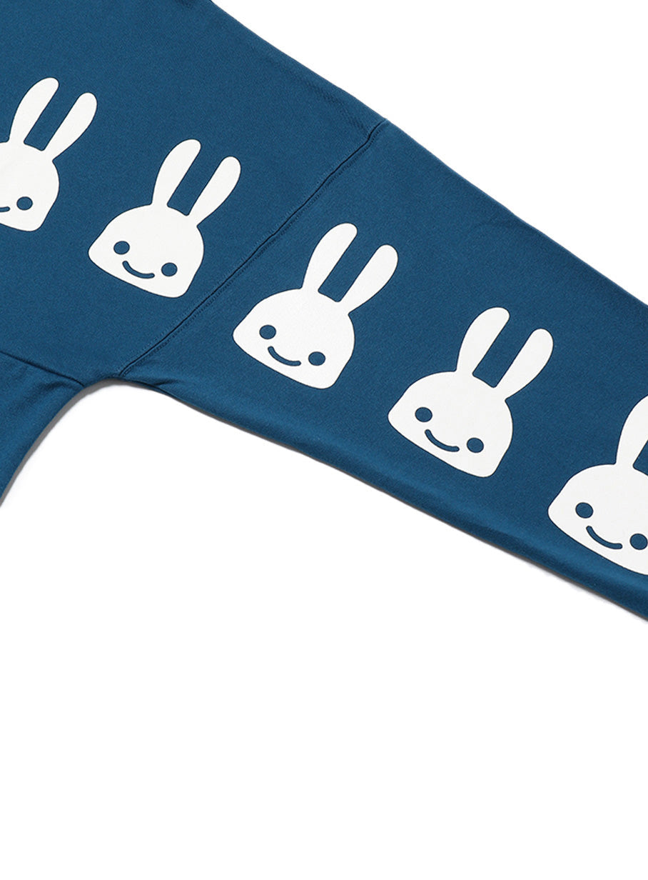 背中にウサギがたくさんカットソー