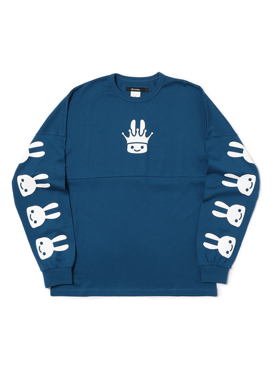 背中にウサギがたくさんカットソー