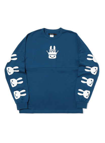 背中にウサギがたくさんカットソー