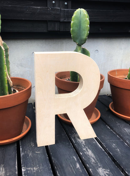 R