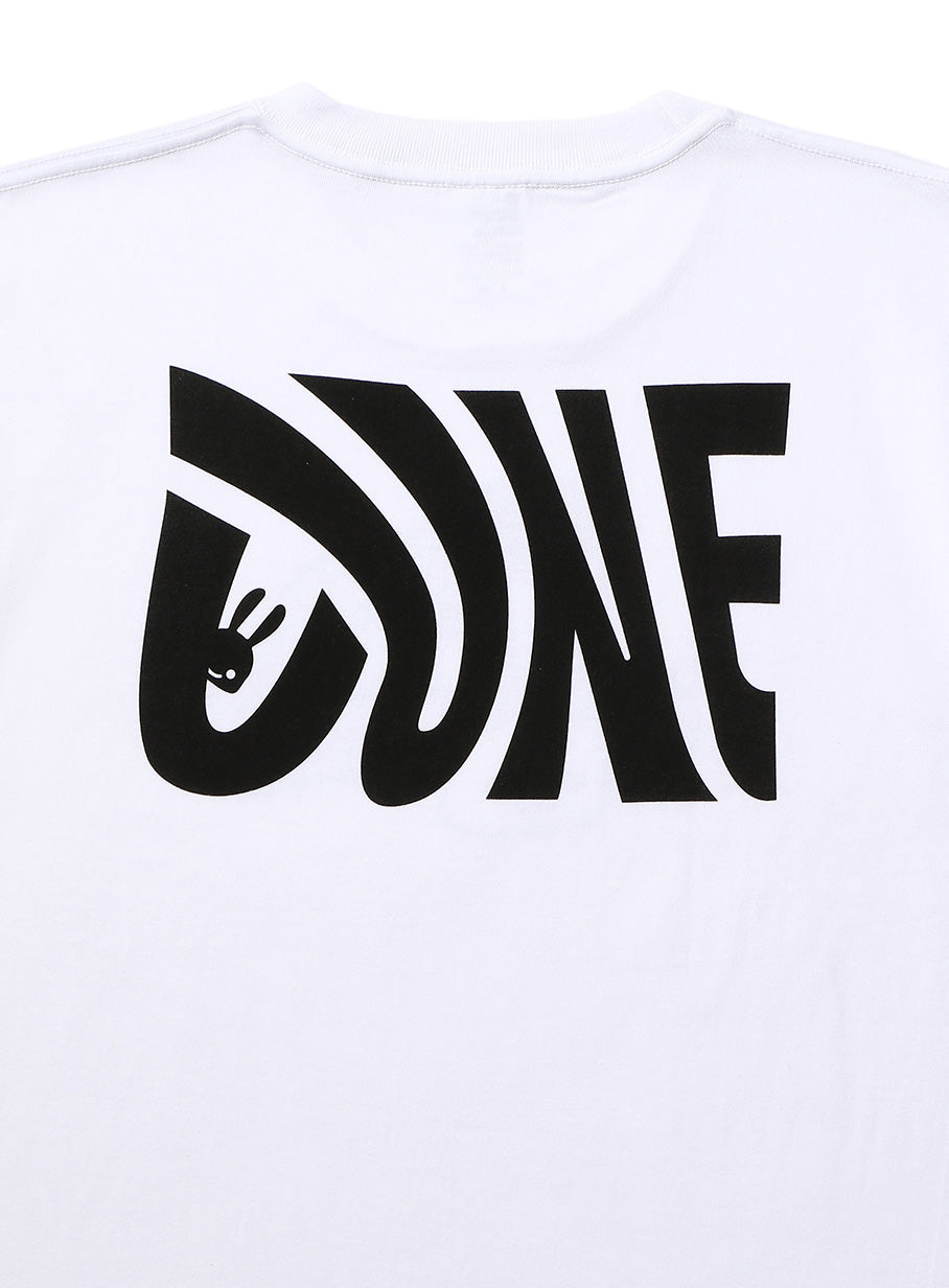 S/S Tee 耳を嗅ぐ