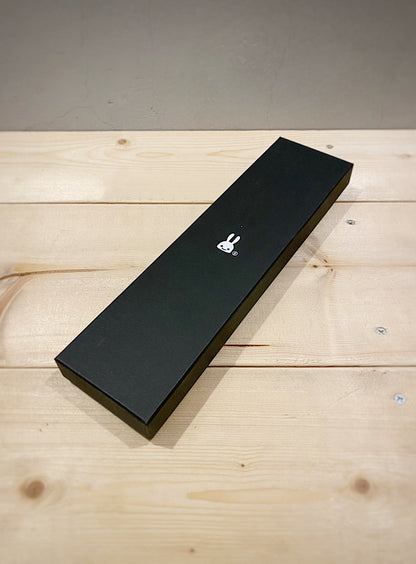 フレームウサギと凹チェーンネックレス