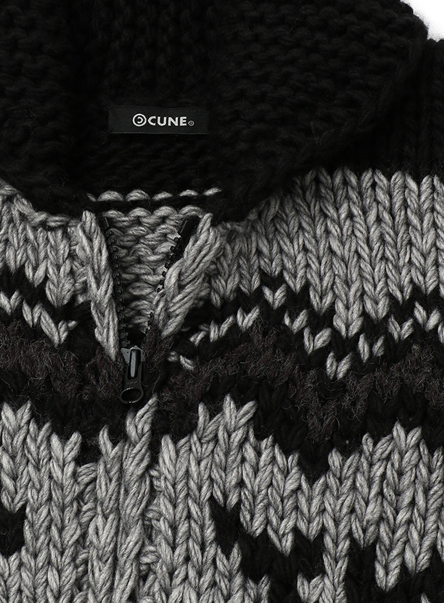 長い鹿のカウチンセーター