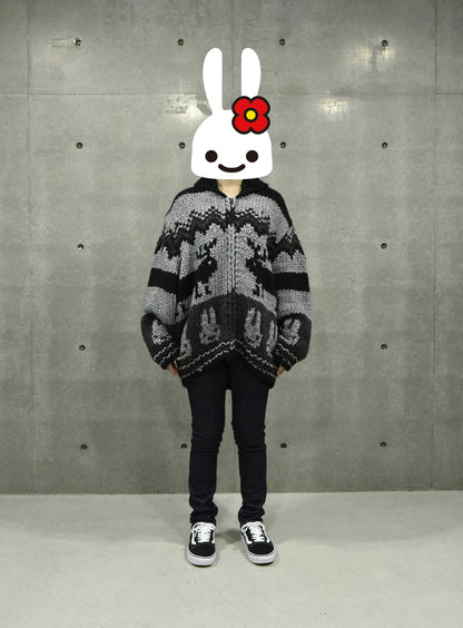 長い鹿のカウチンセーター