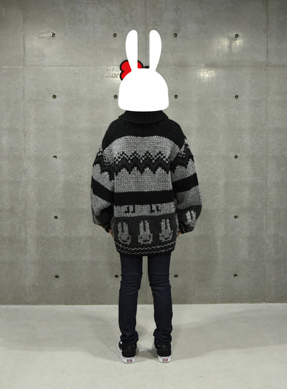 長い鹿のカウチンセーター