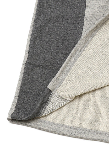 女性の耳付きロングパーカーワンピース