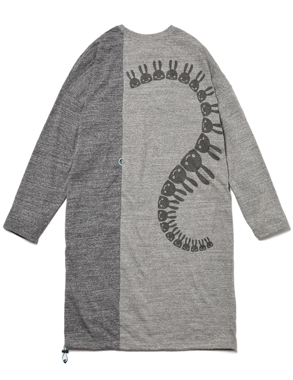 女性のTシャツワンピース