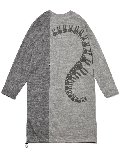 女性のTシャツワンピース