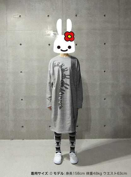 女性のTシャツワンピース