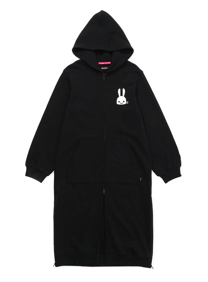 女性のロングジップパーカー