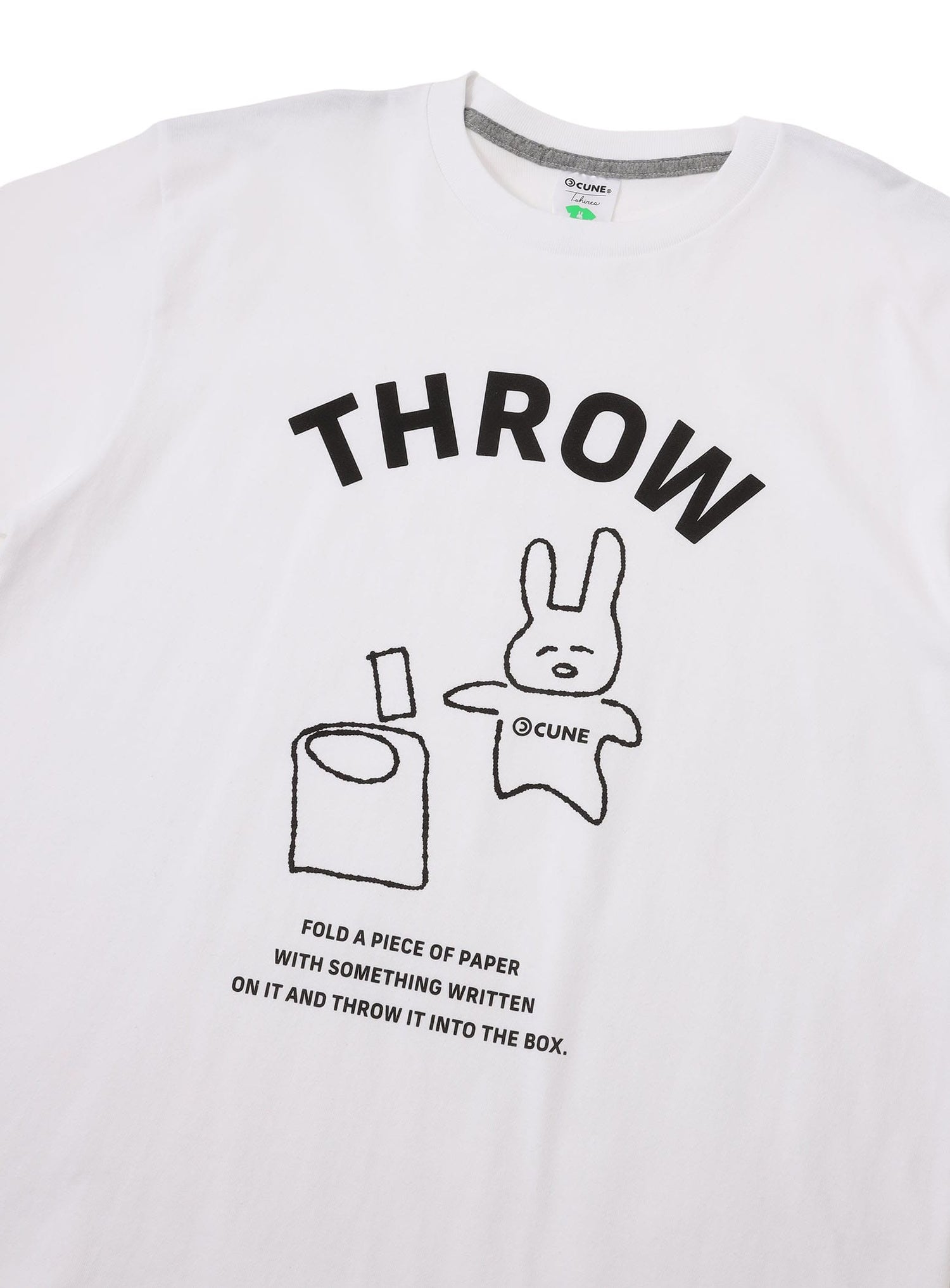 S/S Tee 折りたたんで入れる