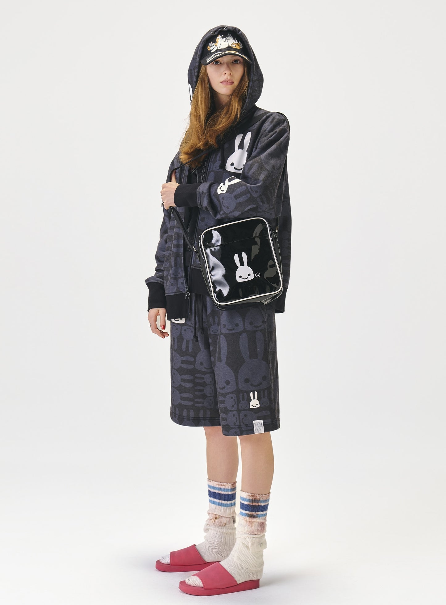 モノクロウサギスウェットジップパーカー