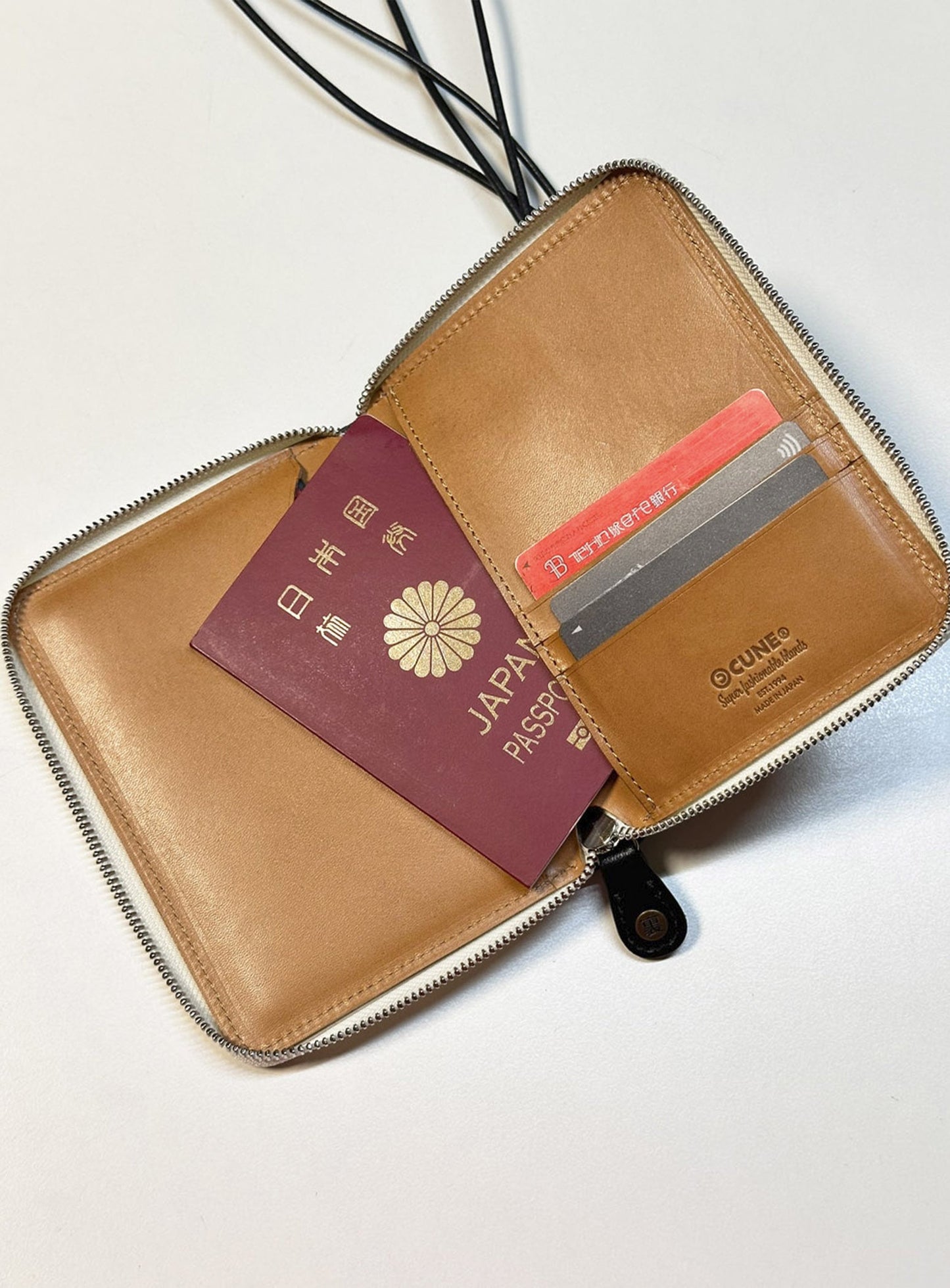 レザー首掛けマルチケース