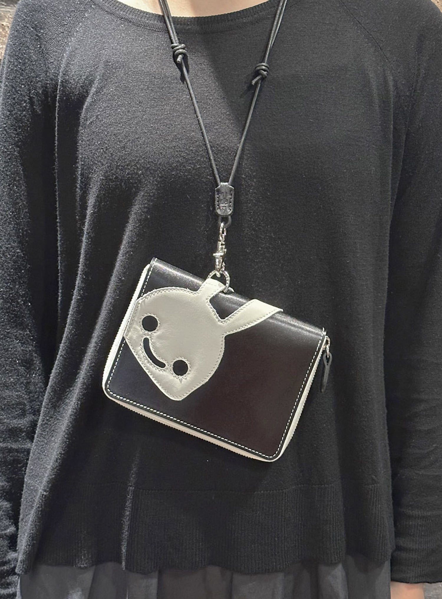 レザー首掛けマルチケース