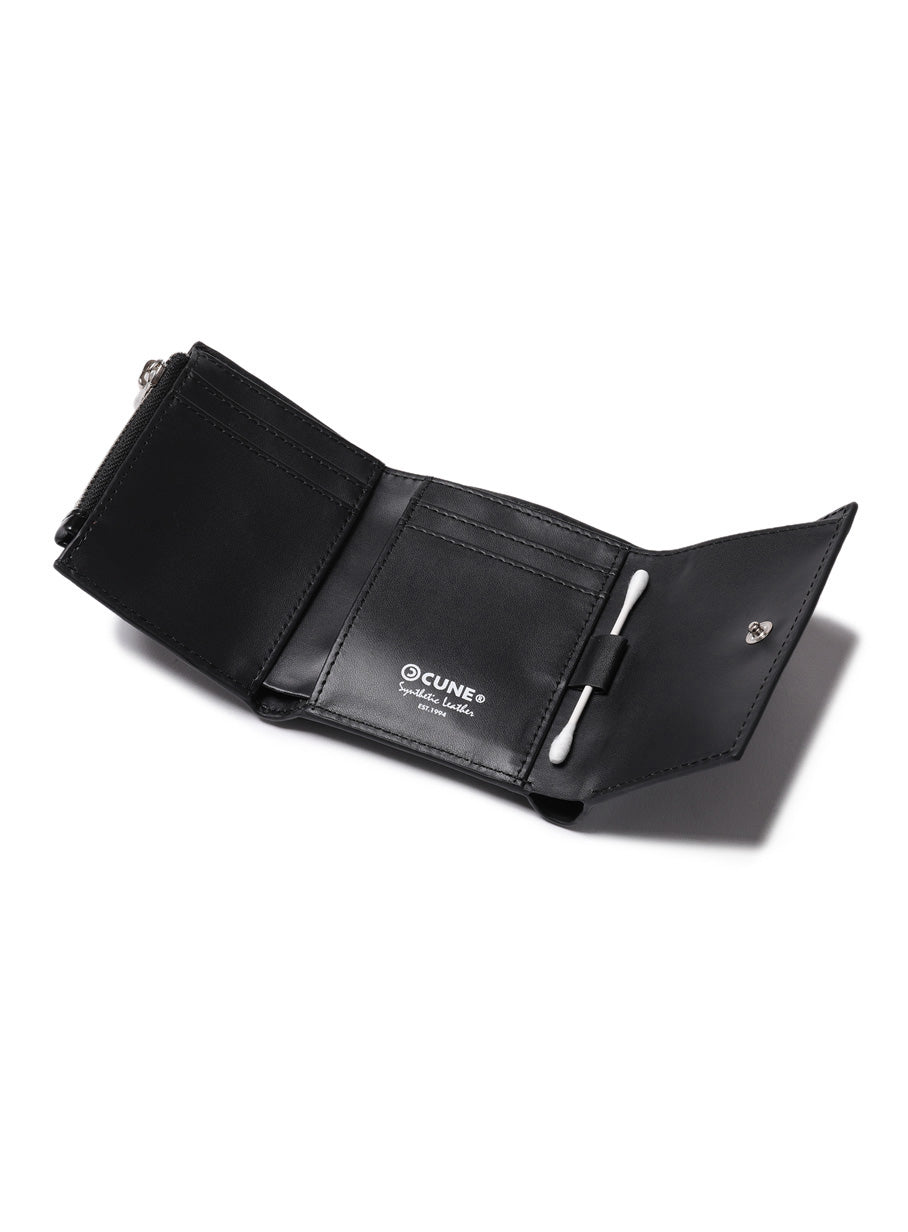 エナメルエンボス三つ折りウォレット