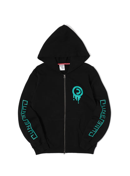 CUNE ZIP PARKA しゃがむ