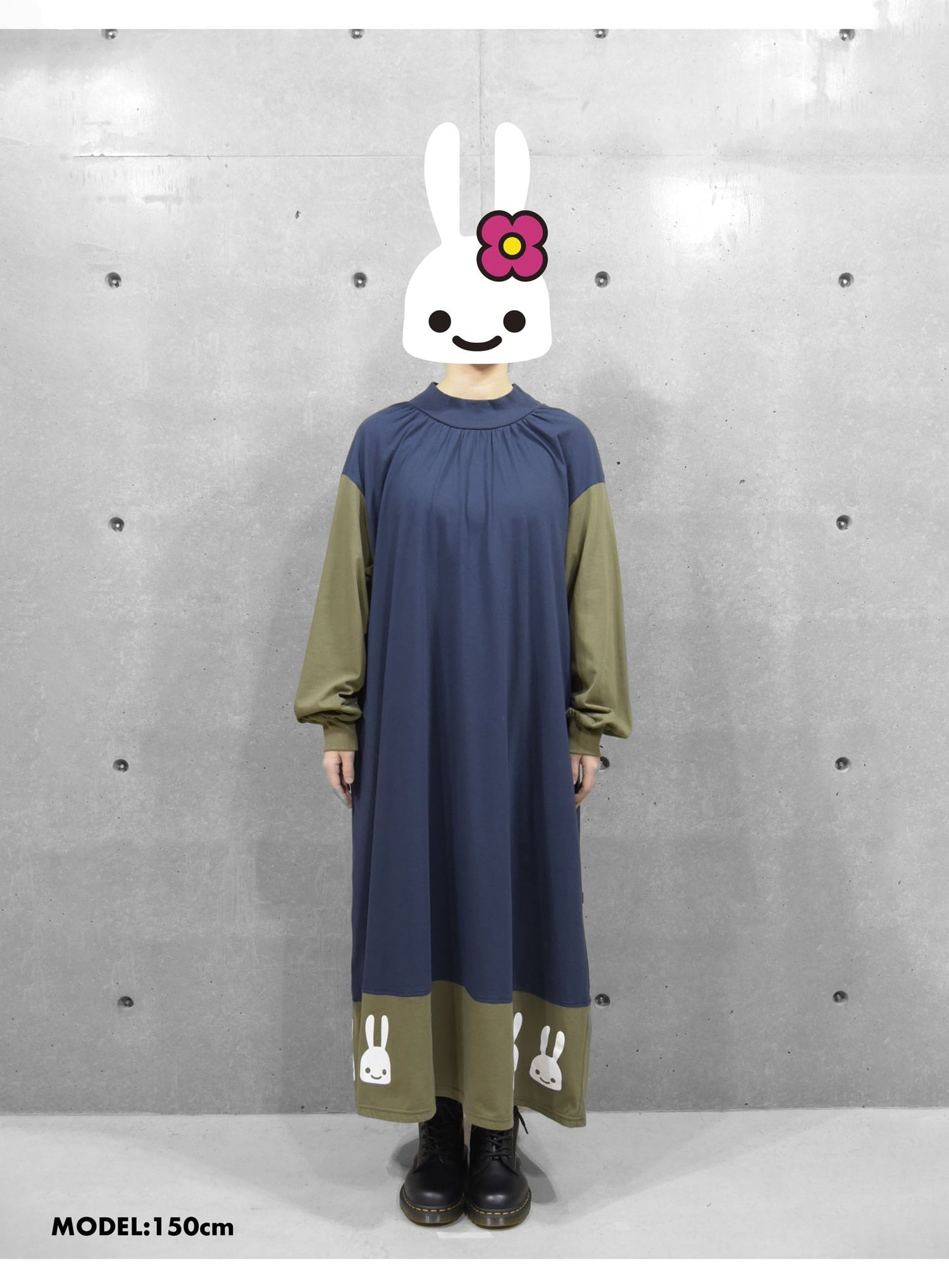 モックネックワンピース