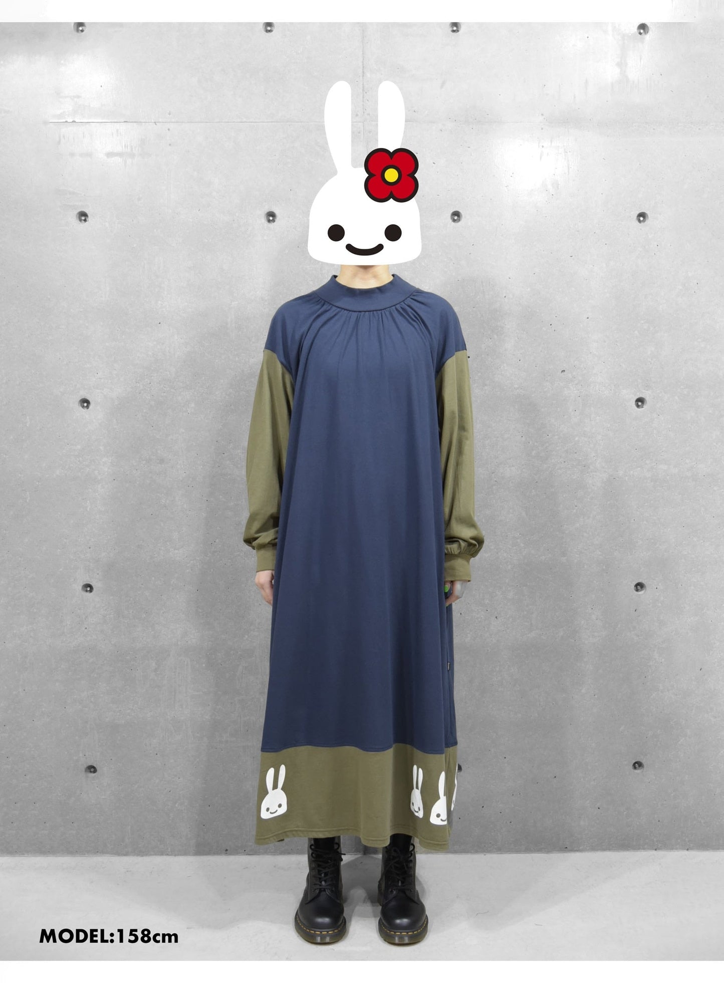 モックネックワンピース