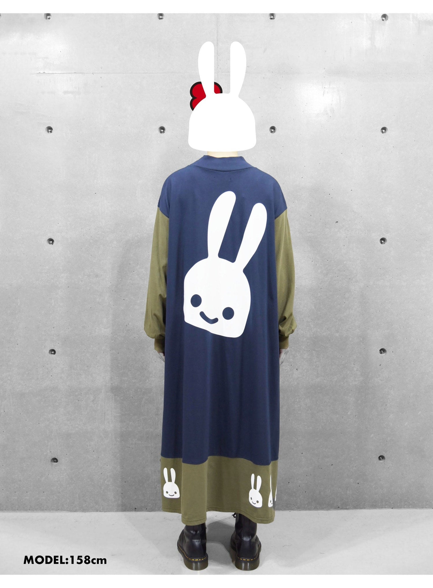 モックネックワンピース