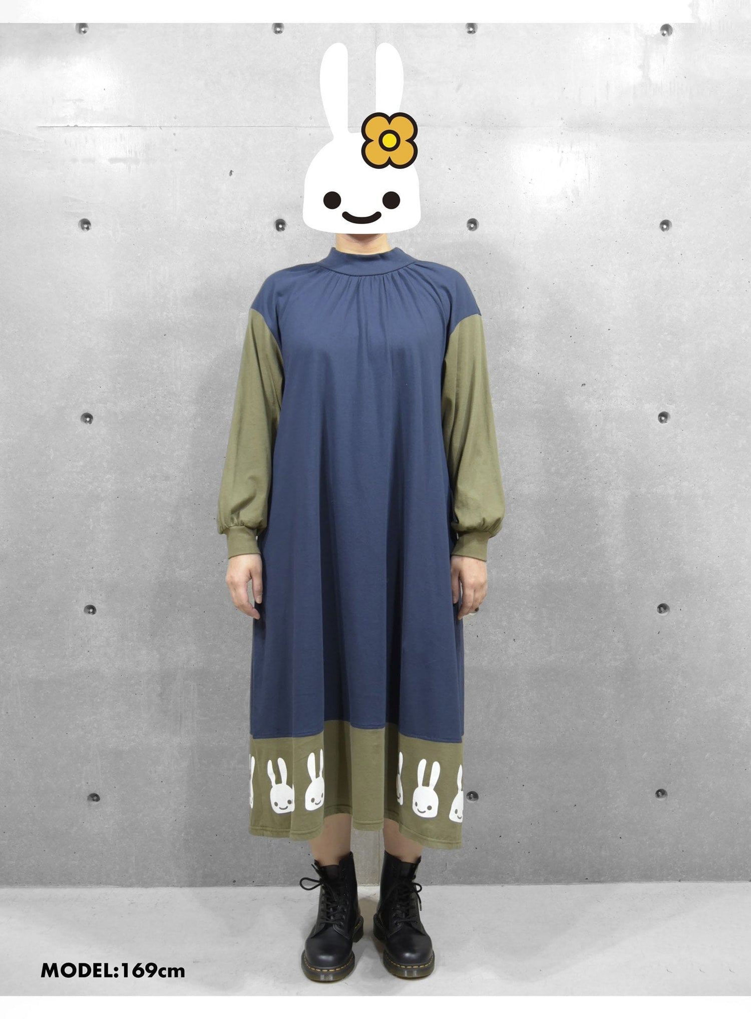 モックネックワンピース