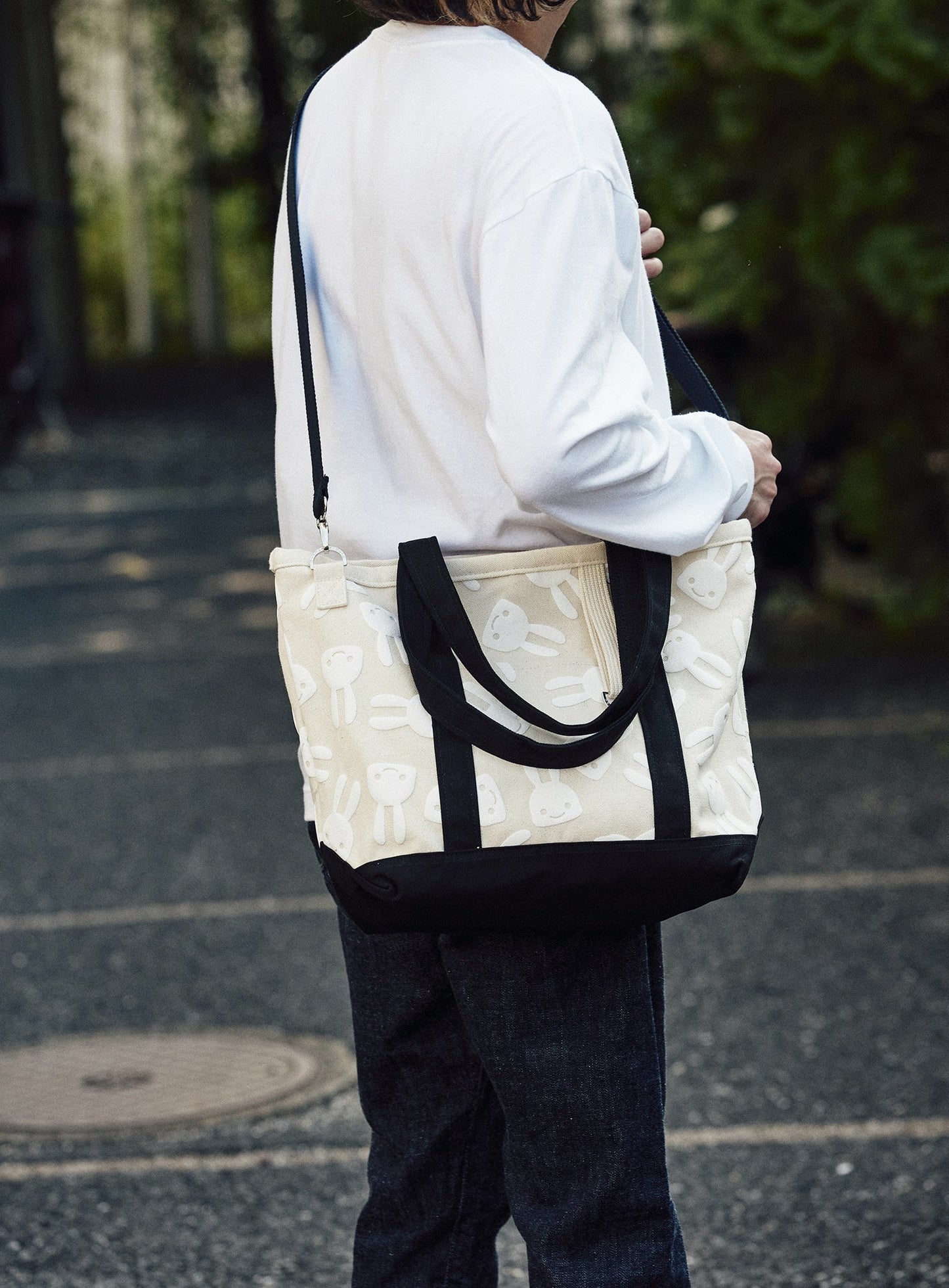 発泡プリントショルダートートバッグ M