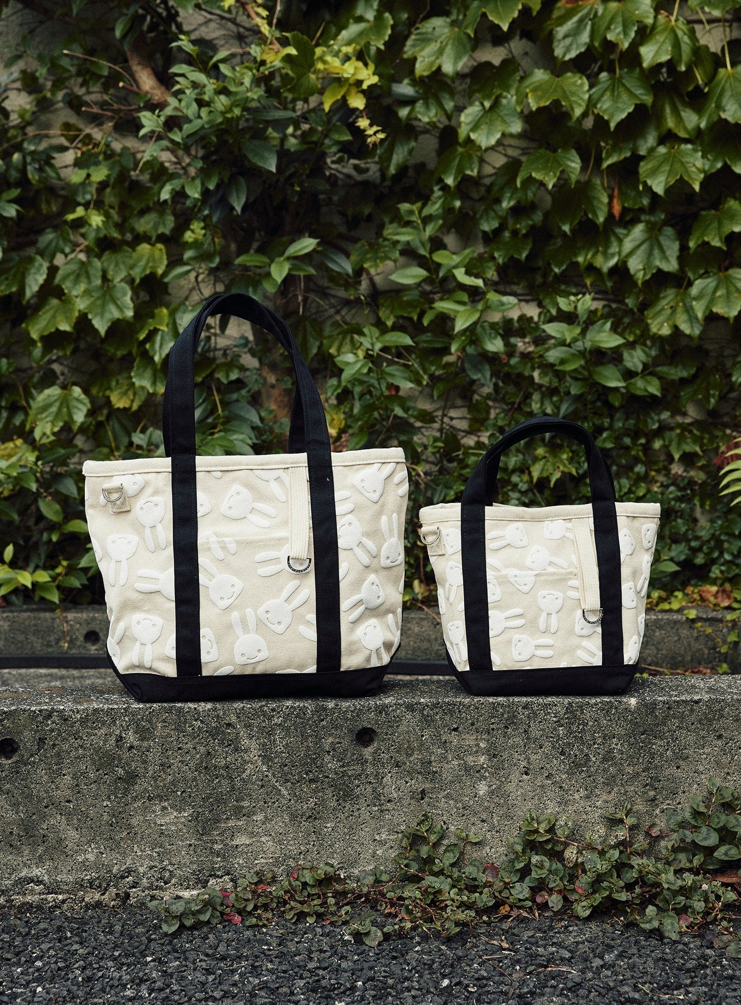 発泡プリントショルダートートバッグ M