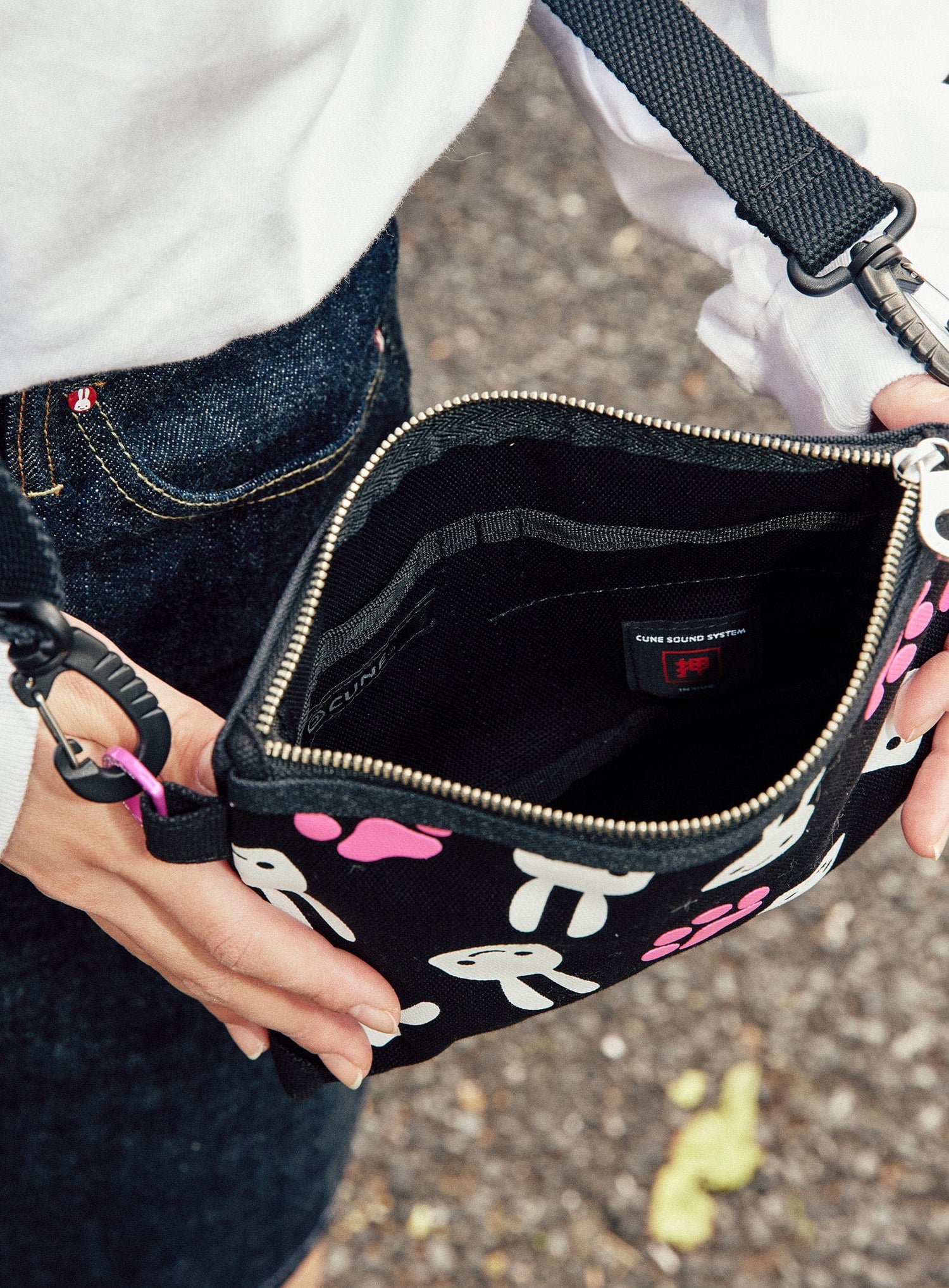 発泡プリントショルダーポーチ 29th 肉球