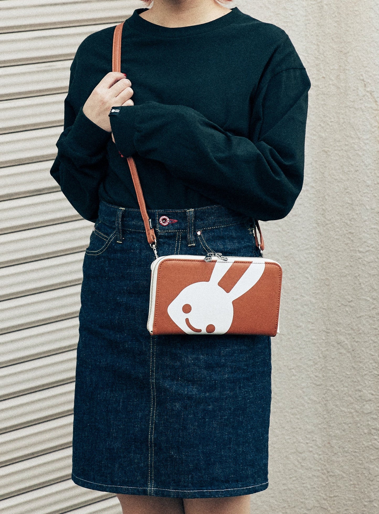 合皮のウォレットバッグ