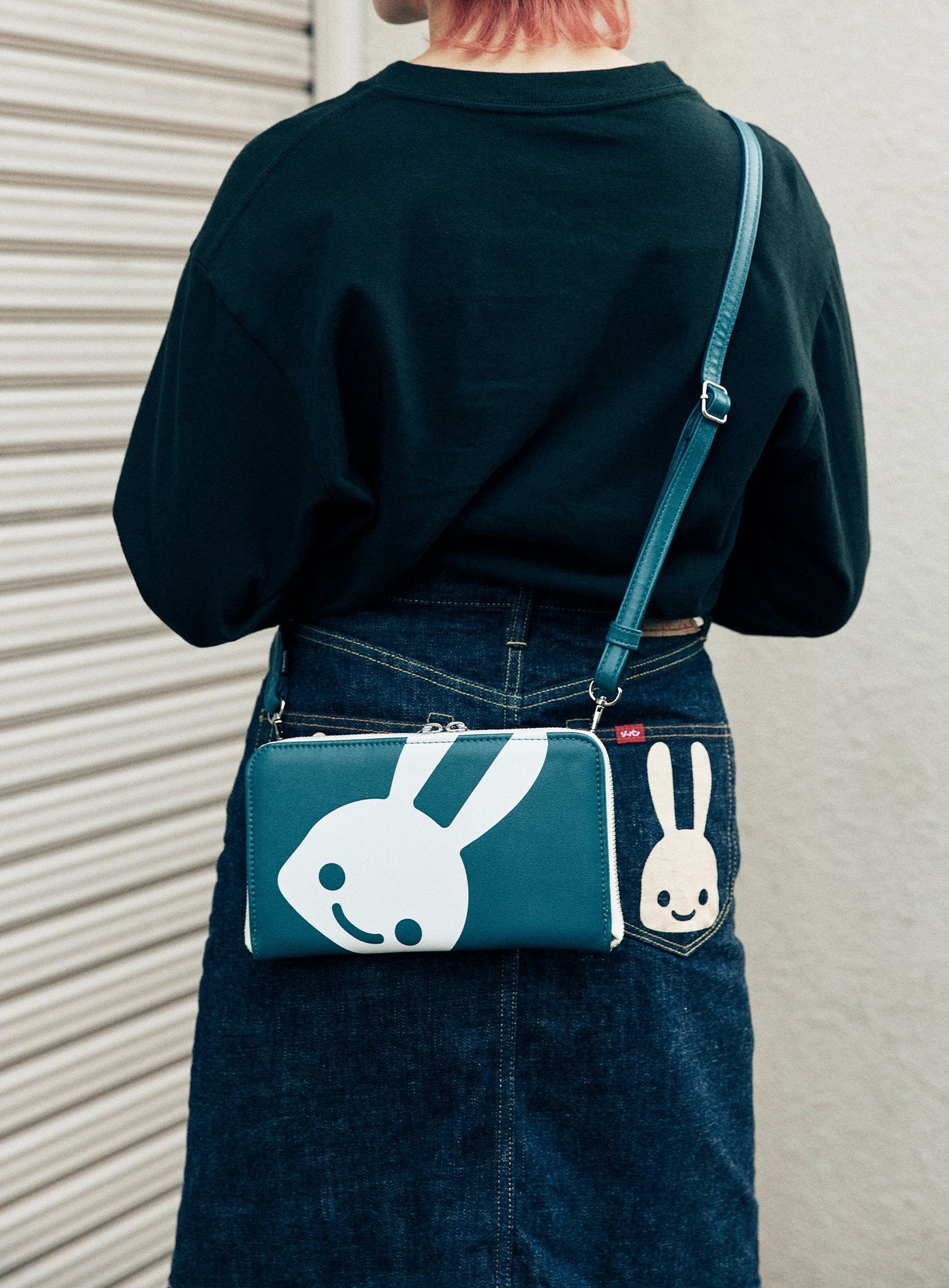 合皮のウォレットバッグ