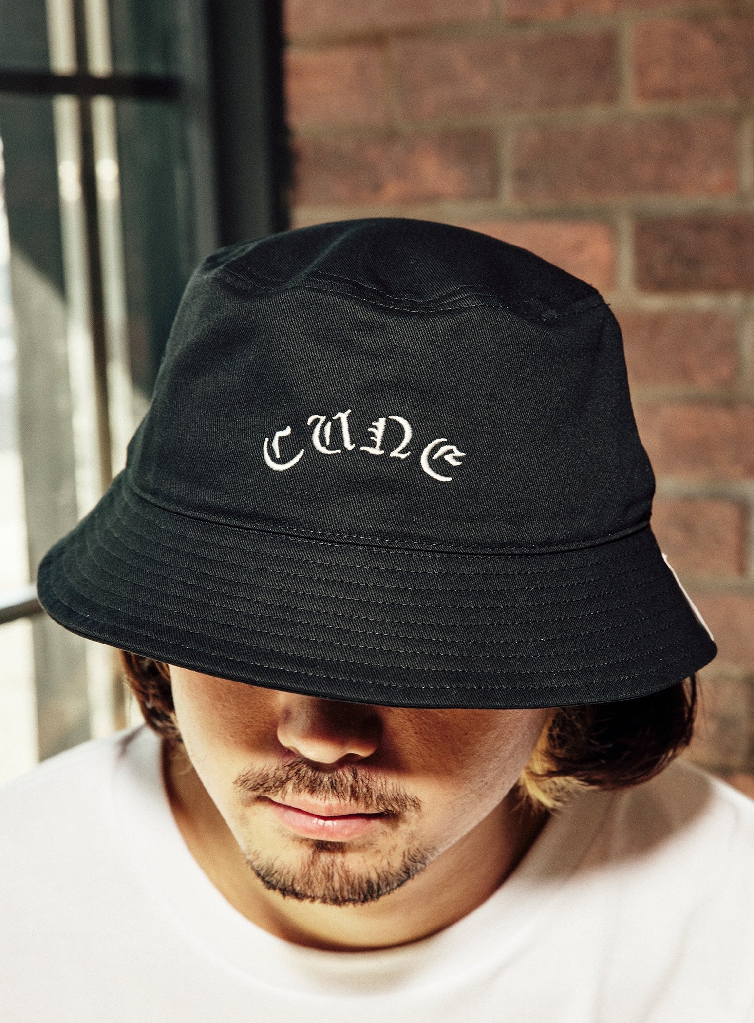cune リバーシブル　ハット 刺繍のバケットハット CUNE