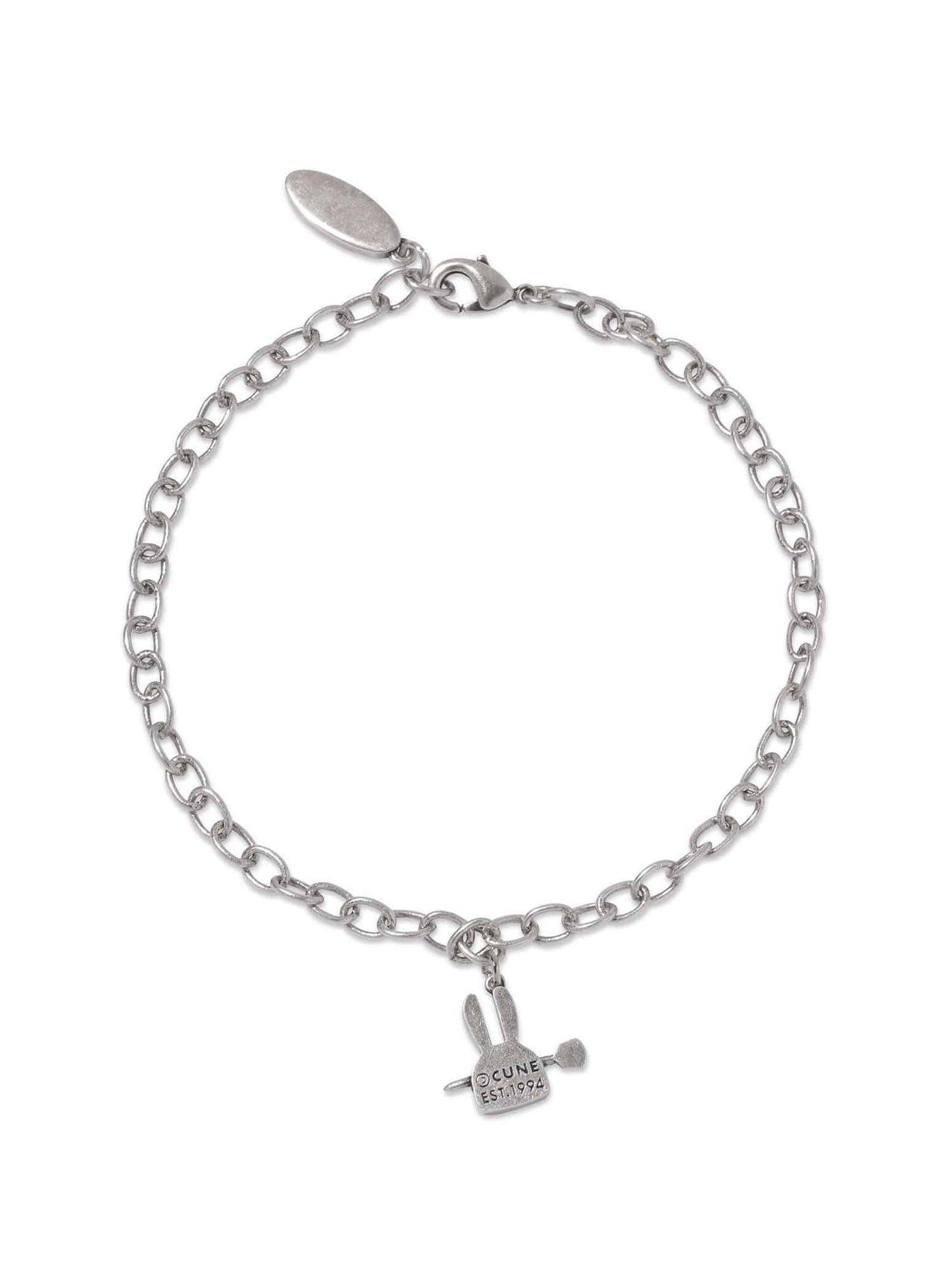 ダーツの矢とウサギブレスレット