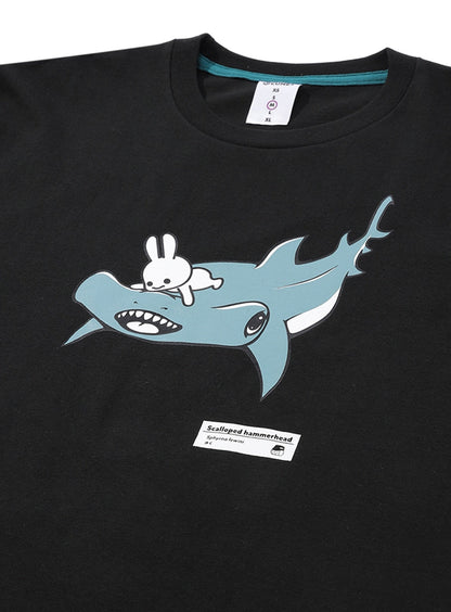 水族館のおみやげTシャツ アカシュモクザメ