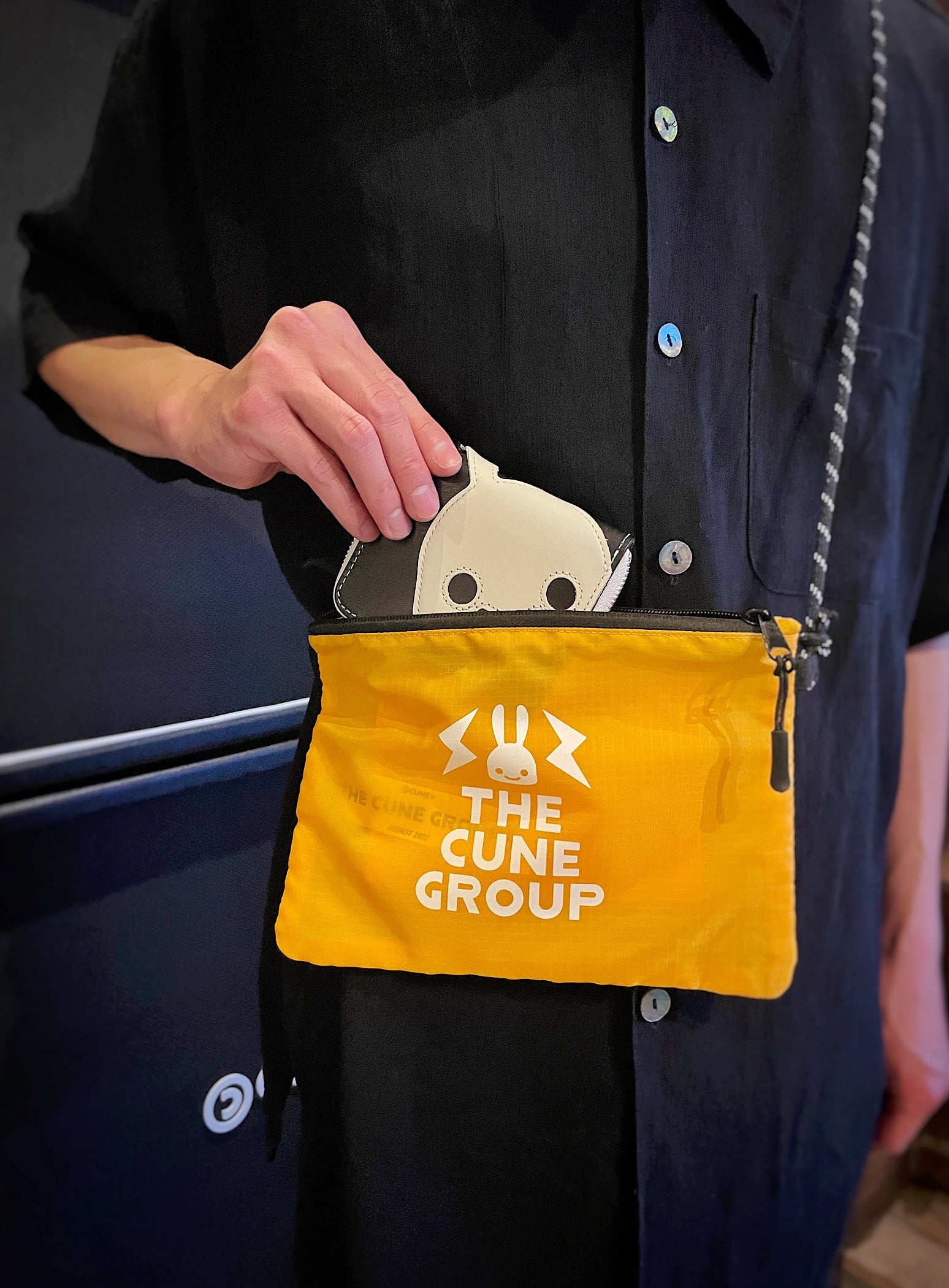 THE CUNE GROUP サコッシュ