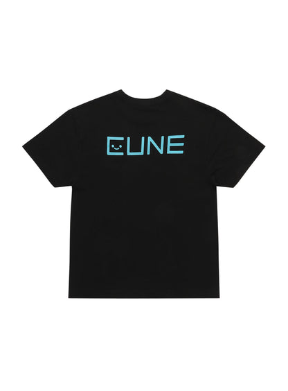S/S Tee ひざの上