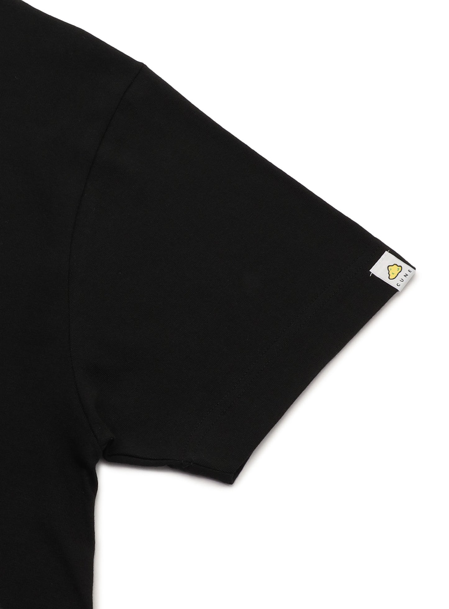 S/S Tee ひざの上