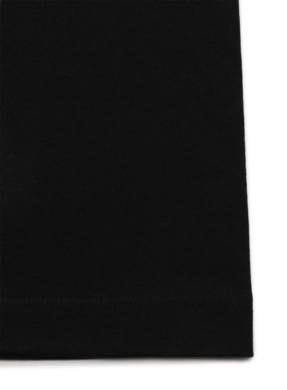 S/S Tee ひざの上