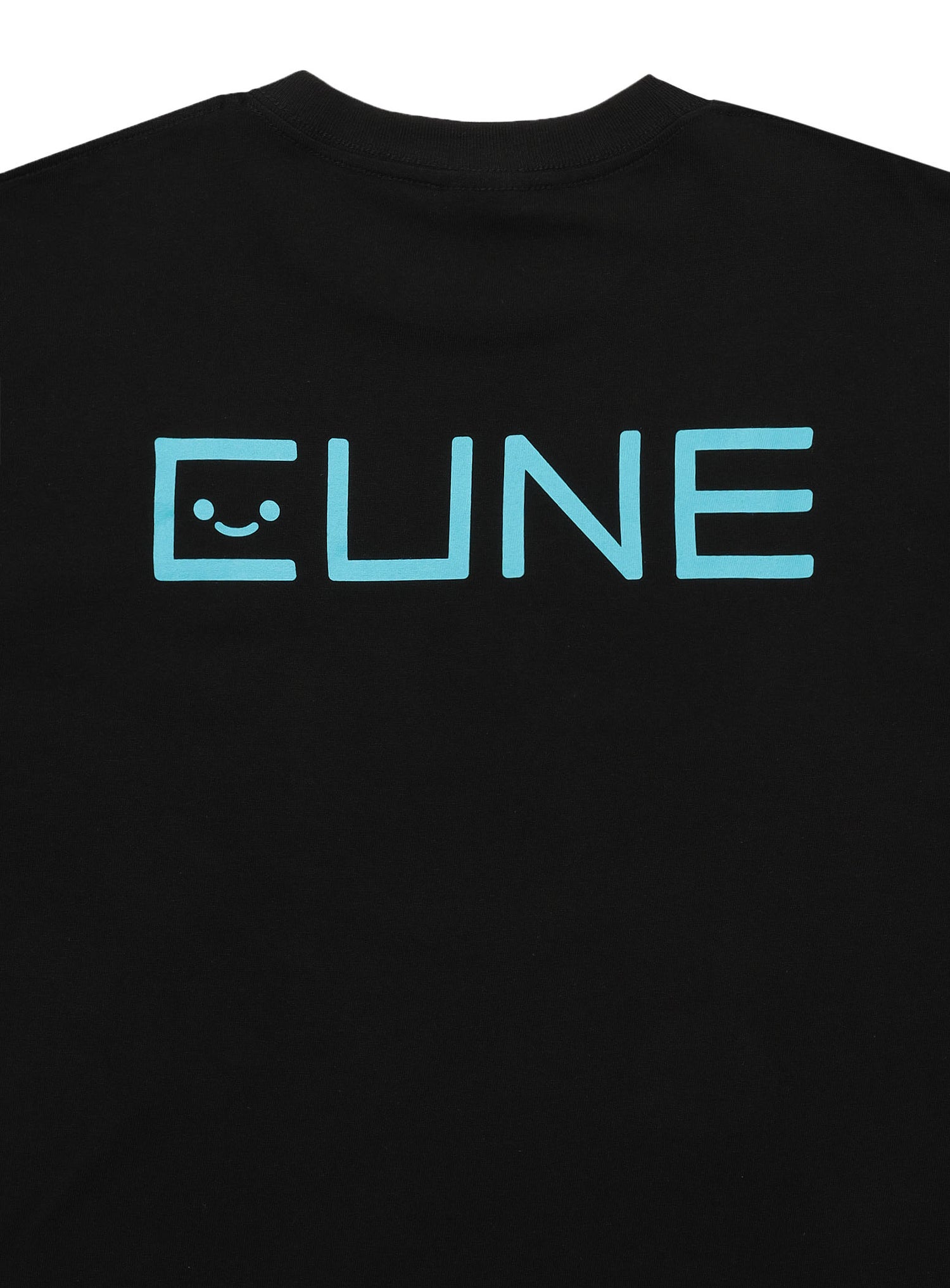 S/S Tee ひざの上