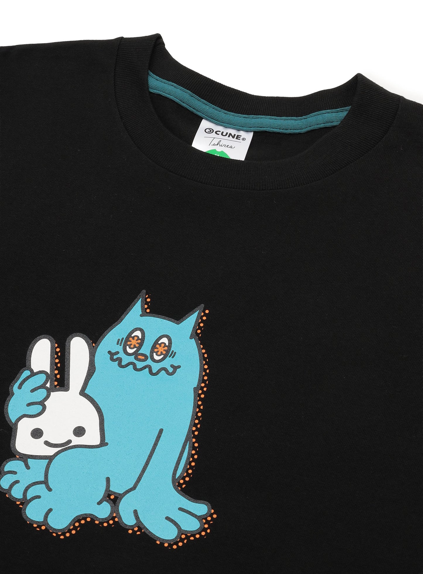 S/S Tee ひざの上