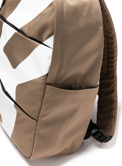 ななめジップバックパック