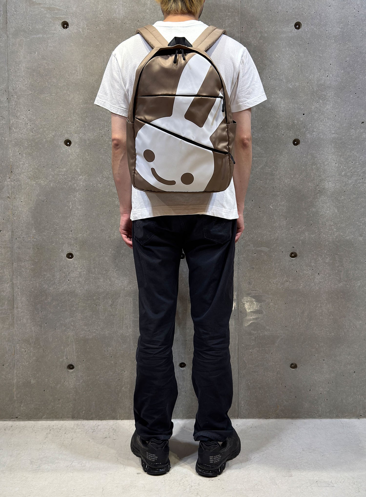 ななめジップバックパック