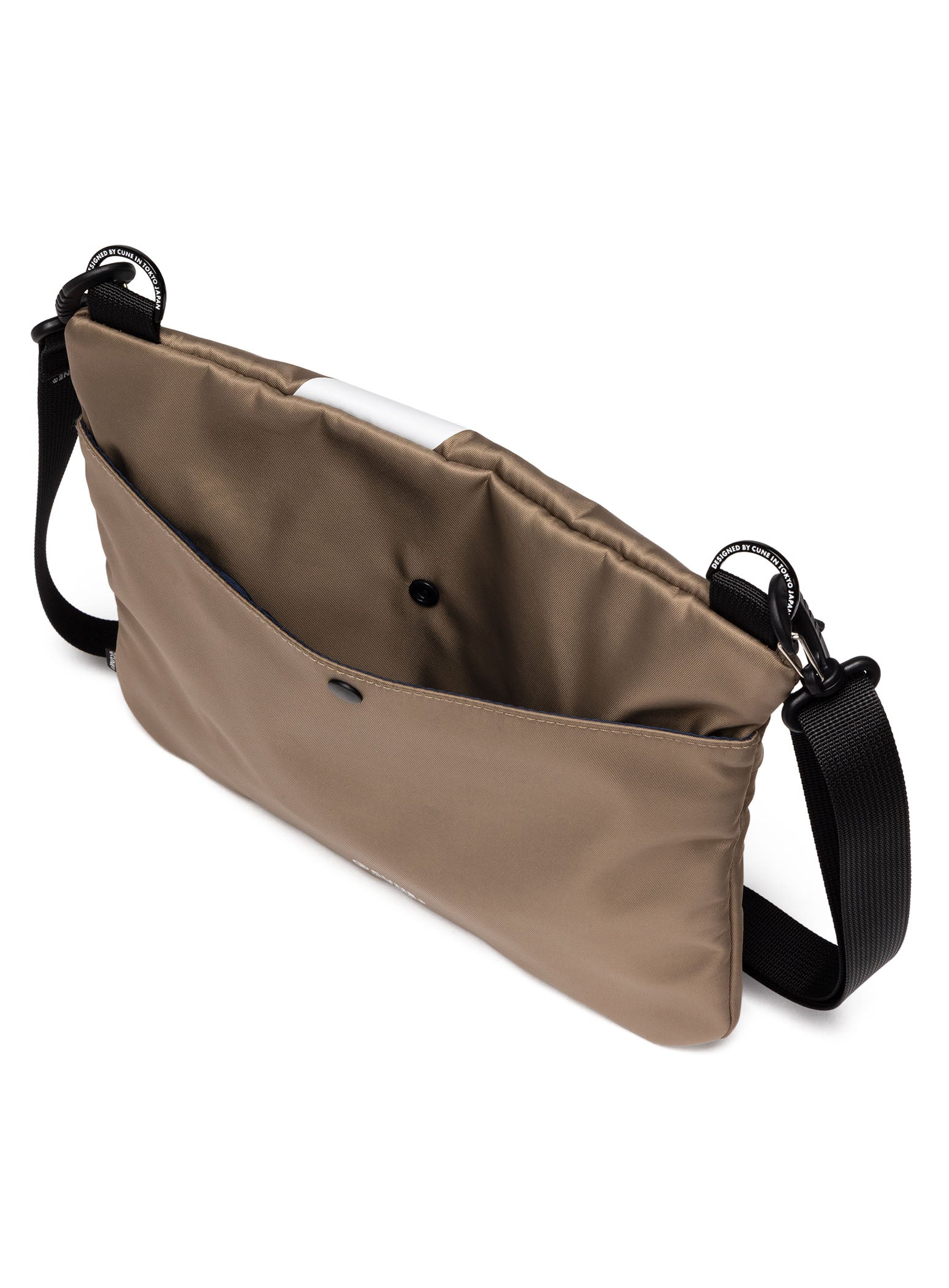 CUNE　ショルダーバッグ　サンプル品 合皮のショルダーバッグ – CUNE