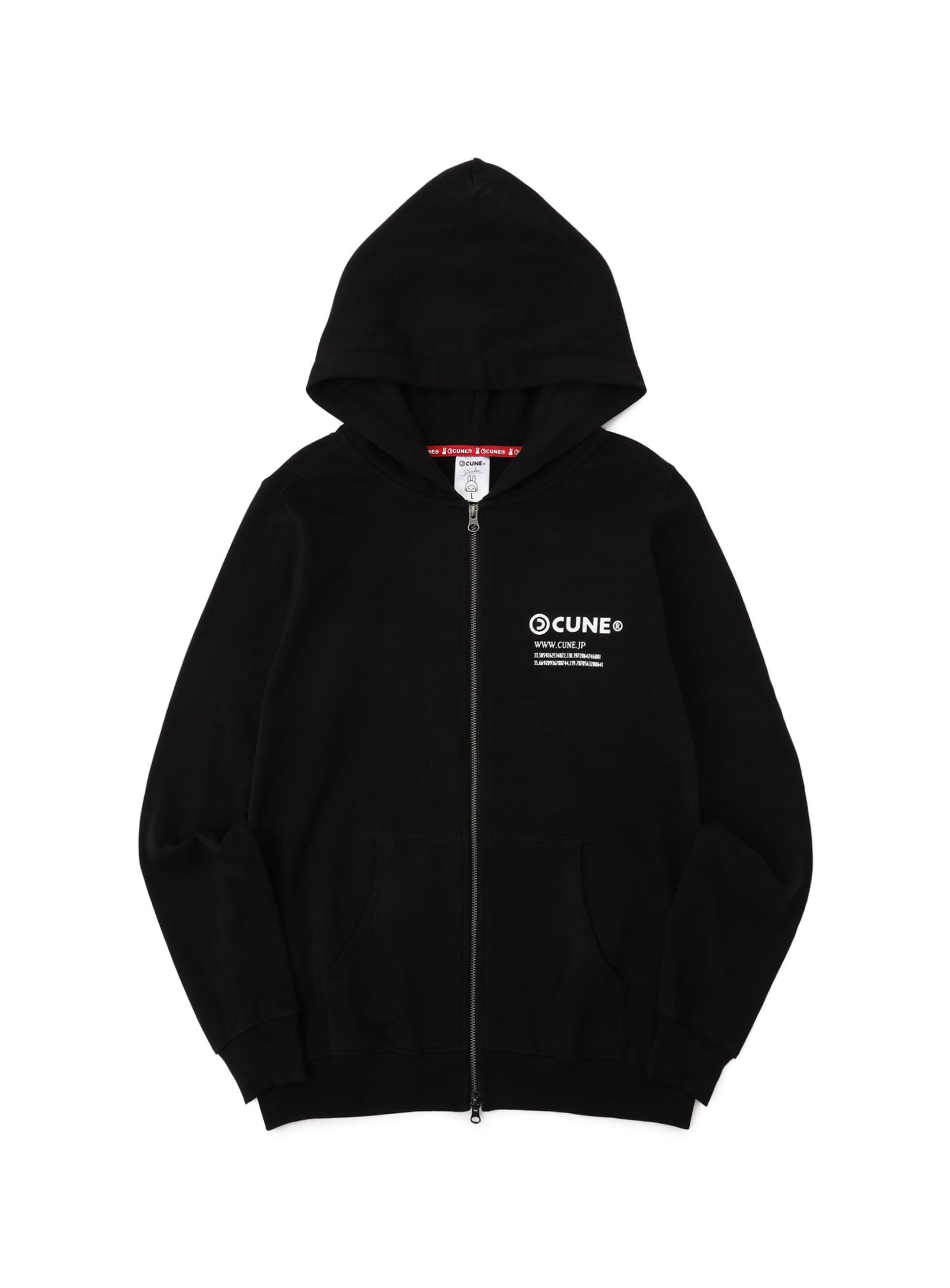 CUNE ZIP PARKA ロゴと文章