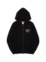CUNE ZIP PARKA ロゴと文章